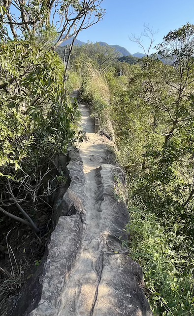 Battleship Rock (Junjianyan) Trail: Scenic Hike in Taipei with Skyline Views 11 10小稜線