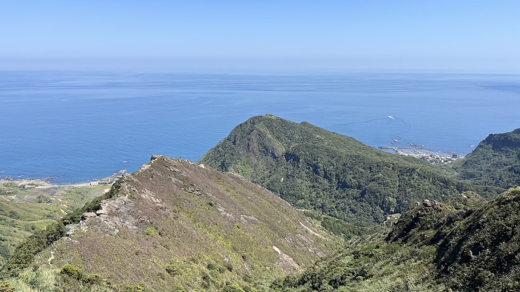 The Ultimate Hiking Guide to Stegosaurus Ridge (劍龍稜) – The King of Taiwan’s Suburban Mountains 30 View from Stegosaurus Ridge