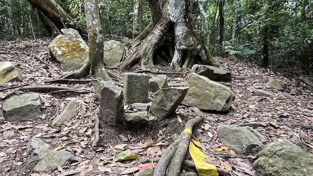 32 白毛山北峰