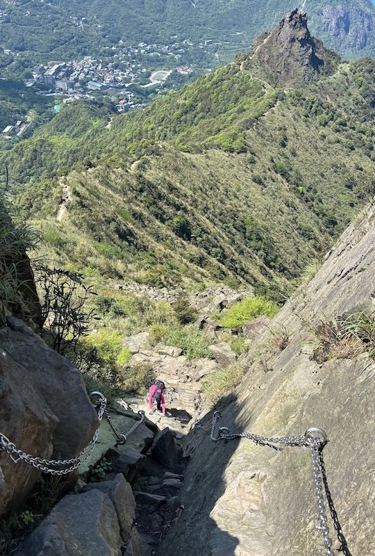 The Ultimate Hiking Guide to Stegosaurus Ridge (劍龍稜) – The King of Taiwan’s Suburban Mountains 53 Fork to Banping Mountain and Teapot Mountain