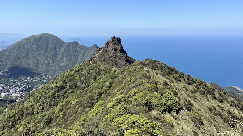 The Ultimate Hiking Guide to Stegosaurus Ridge (劍龍稜) – The King of Taiwan’s Suburban Mountains 56 Teapot Mountain