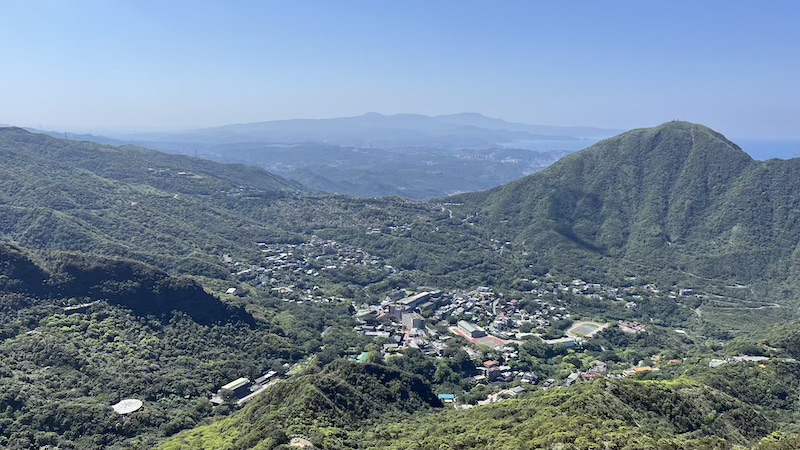 The Ultimate Hiking Guide to Stegosaurus Ridge (劍龍稜) – The King of Taiwan’s Suburban Mountains 59 View from Teapot Mountain