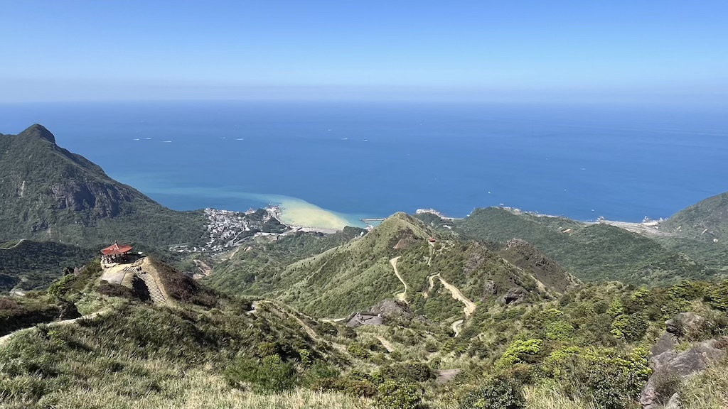 The Ultimate Hiking Guide to Stegosaurus Ridge (劍龍稜) – The King of Taiwan’s Suburban Mountains 65 View of Teapot Mountain