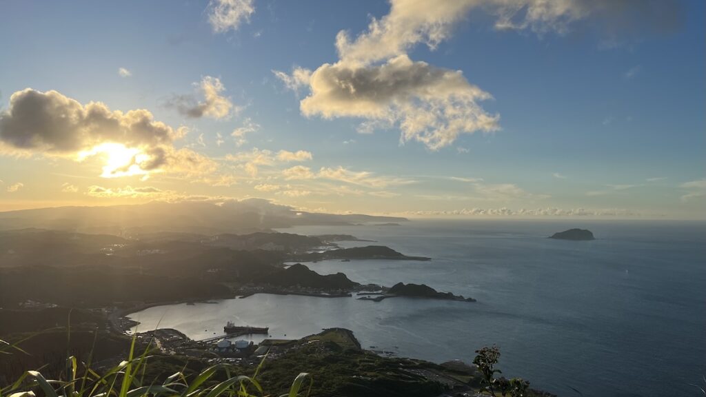 Keelung Mountain (基隆山): Short but Scenic Hike Overlooking Jiufen & the Pacific 3 Keelung Mountain trail