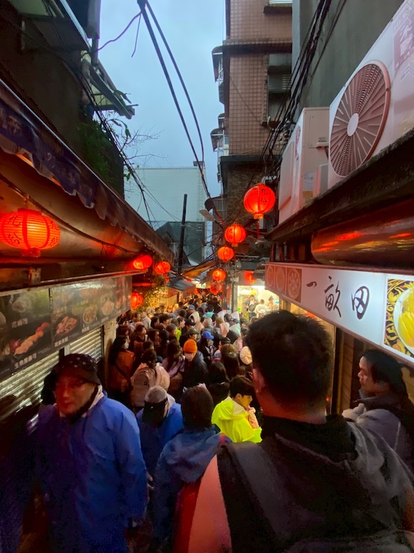 Keelung Mountain (基隆山): Short but Scenic Hike Overlooking Jiufen & the Pacific 8 Jiufen Old Street