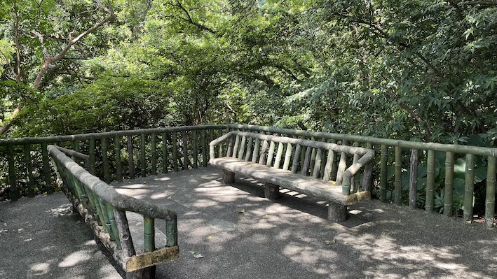 Yangmingshan Secret Hike: Ziming Creek Trail Hot Spring & "Milk" Waterfall 26 rest area along Datun Waterfall trail