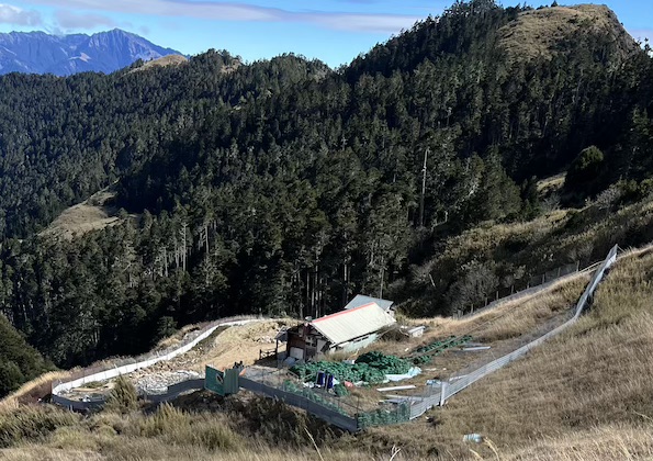 The Ultimate Xueshan (Snow Mountain) Hiking Guide: Permits, Transport & 1–3 Day Itineraries (2026 Edition) 28 369 campsite