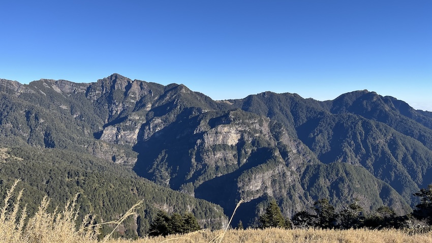 The Ultimate Xueshan (Snow Mountain) Hiking Guide: Permits, Transport & 1–3 Day Itineraries (2026 Edition) 49 View from Xueshan East Peak