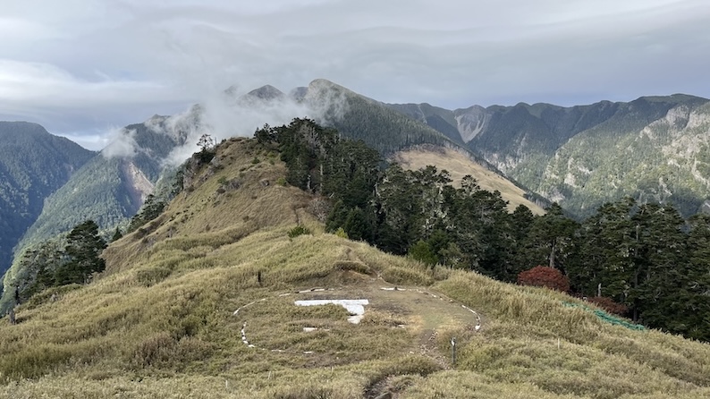 The Ultimate Xueshan (Snow Mountain) Hiking Guide: Permits, Transport & 1–3 Day Itineraries (2026 Edition) 53 Xueshan helipad