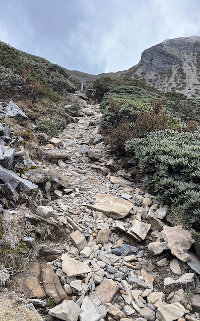 The Ultimate Xueshan (Snow Mountain) Hiking Guide: Permits, Transport & 1–3 Day Itineraries (2026 Edition) 86 glacial cirque to main peak