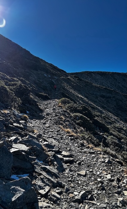 The Ultimate Xueshan (Snow Mountain) Hiking Guide: Permits, Transport & 1–3 Day Itineraries (2026 Edition) 92 glacial cirque to main peak