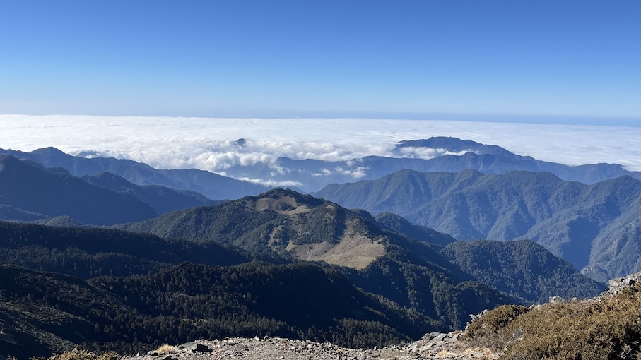 The Ultimate Xueshan (Snow Mountain) Hiking Guide: Permits, Transport & 1–3 Day Itineraries (2026 Edition) 98 view from Main Peak