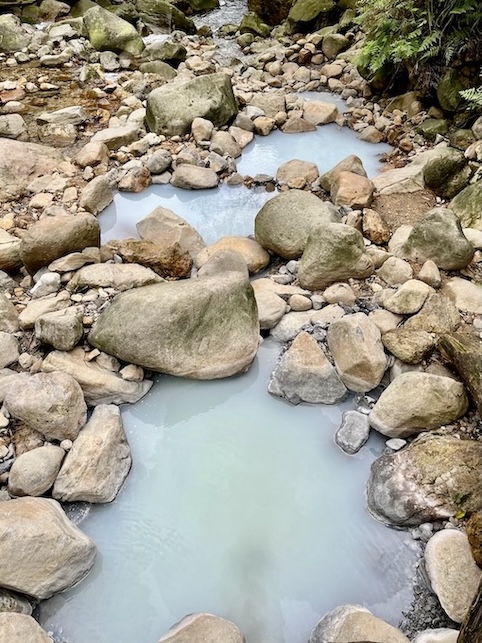 Xia Qigu Wild Hot Spring (下七股野溪溫泉): Yangmingshan’s Most Accessible Natural Hot Spring – Access & Visiting Guide 21 Xia Qigu Wild Hot Spring