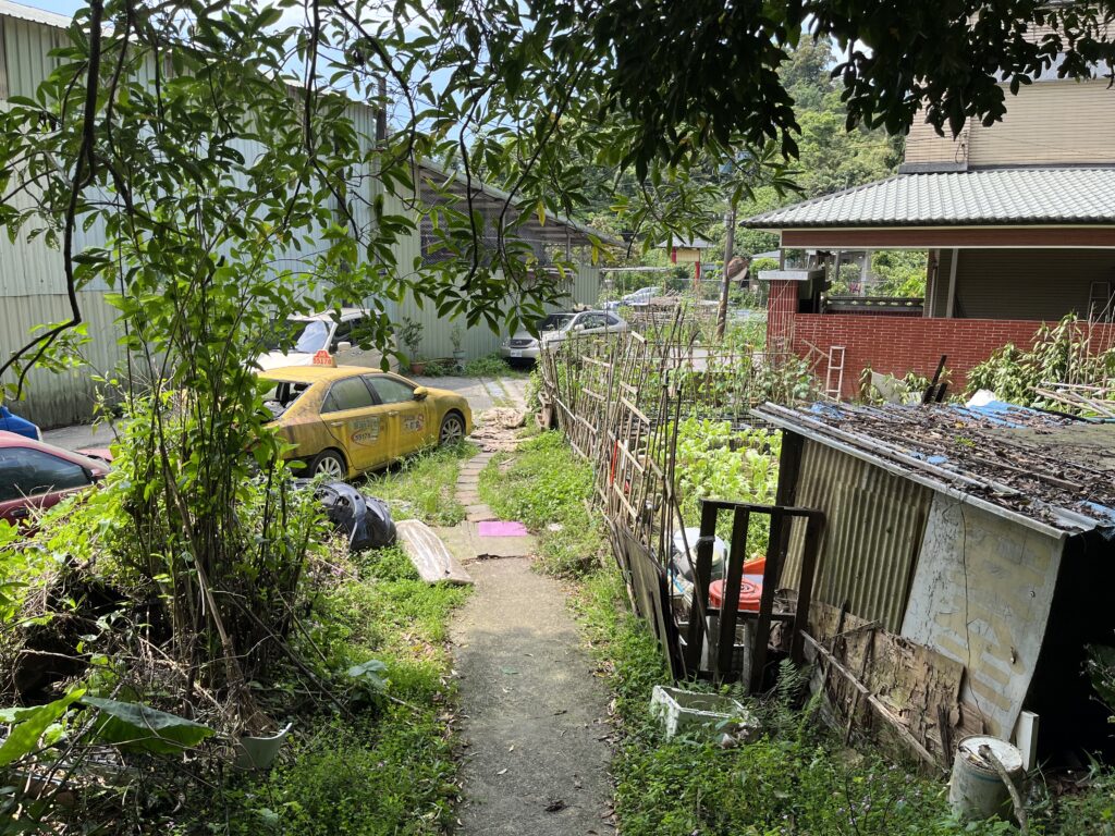 Hengke Road Trailhead of Xiaonangangshan Trail