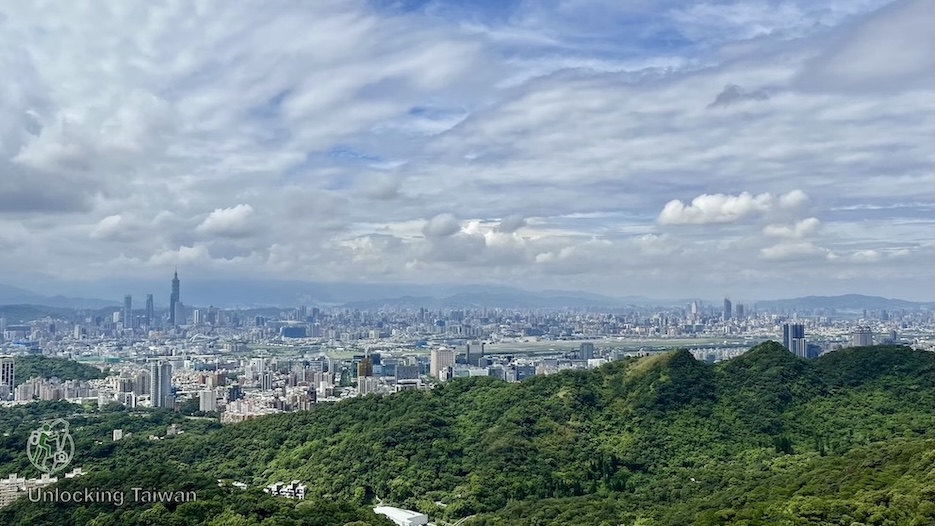 Bishan Temple (碧山巖): A Local Mountain Temple with Coffee & Taipei 101 Views 4 View from Bishan Temple