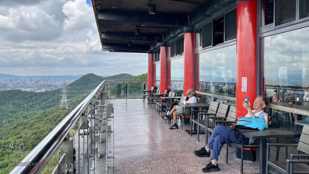 Bishan Temple (碧山巖): A Local Mountain Temple with Coffee & Taipei 101 Views 17 Bishan Temple