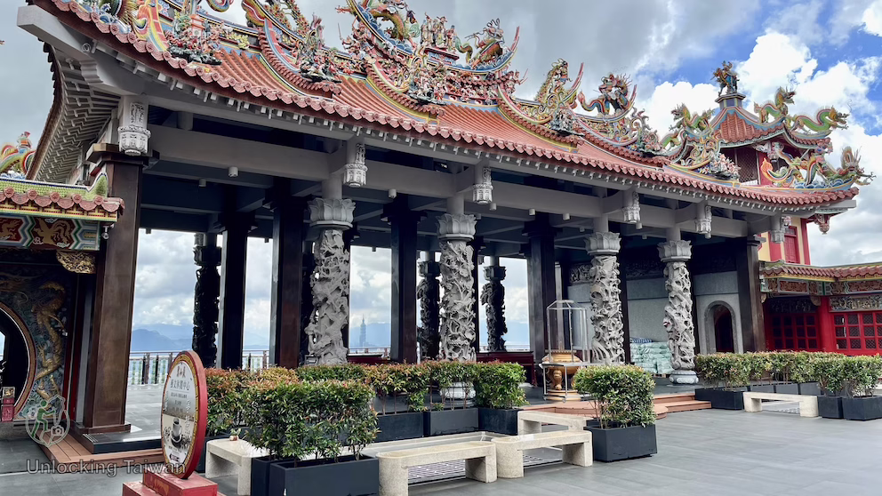 Bishan Temple (碧山巖): A Local Mountain Temple with Coffee & Taipei 101 Views 22 Bishan Temple