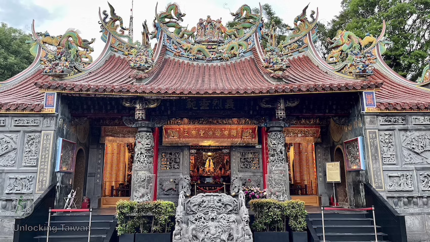 Bishan Temple (碧山巖): A Local Mountain Temple with Coffee & Taipei 101 Views 23 Bishan Temple