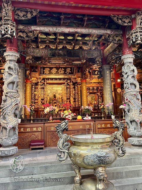 Gongbei Temple (拱北殿): Taipei’s Scenic Taoist Temple of Maple Leaves & Legends 20 Gongbei Temple