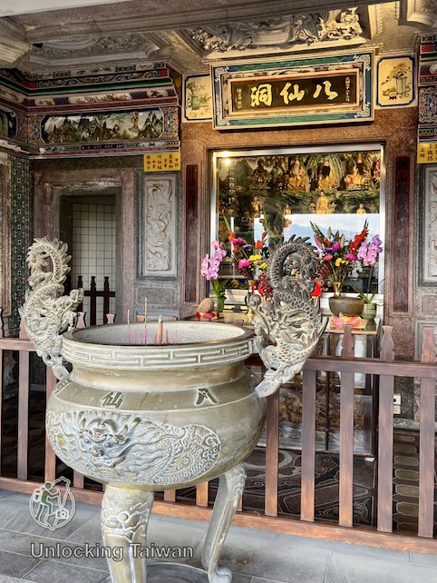 Gongbei Temple (拱北殿): Taipei’s Scenic Taoist Temple of Maple Leaves & Legends 23 Gongbei Temple